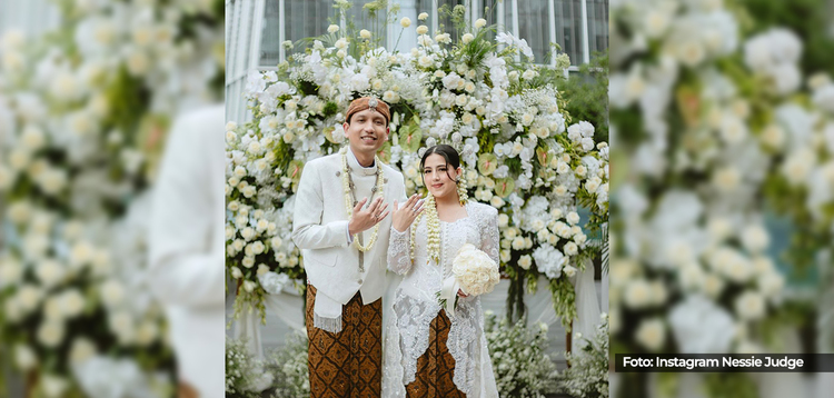 Bukan Teori Konspirasi, Gaun Nikahan Nessie Judge Bercerita